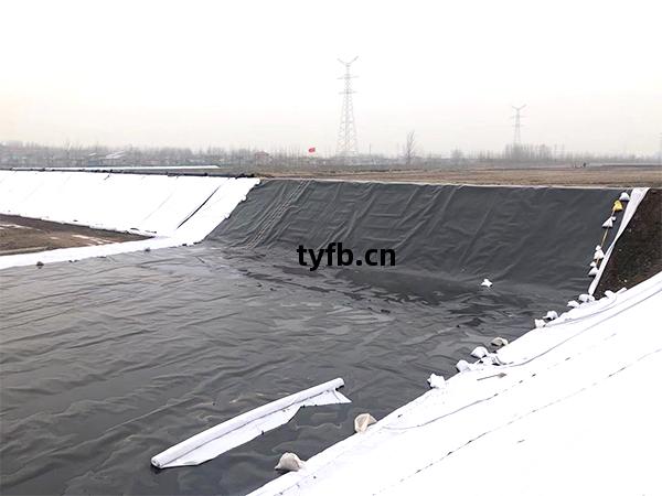 臨(lin)沂(yi)儲蓄池(chi)項(xiang)目(mu)采(cai)用佳(jia)路(lu)通防(fang)滲(shen)膜