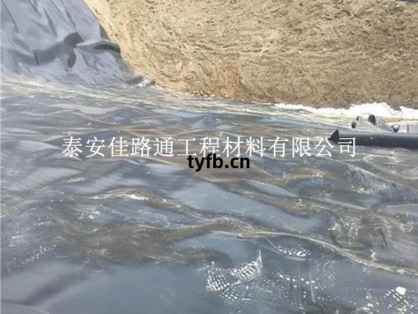 人(ren)工(gong)湖(hu)防滲(shen)膜(mo)施工，這(zhe)些(xie)細(xi)節(jie)決(jue)定(ding)成敗